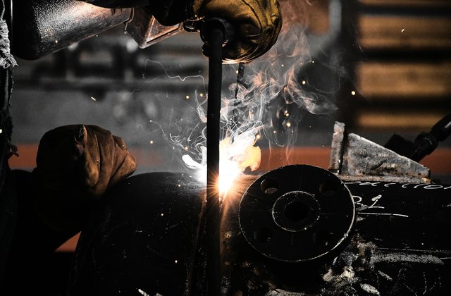 工場の溶接