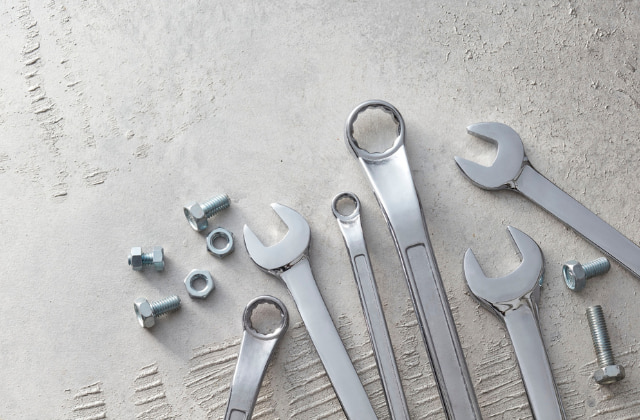 綺麗なレンチとスパナ