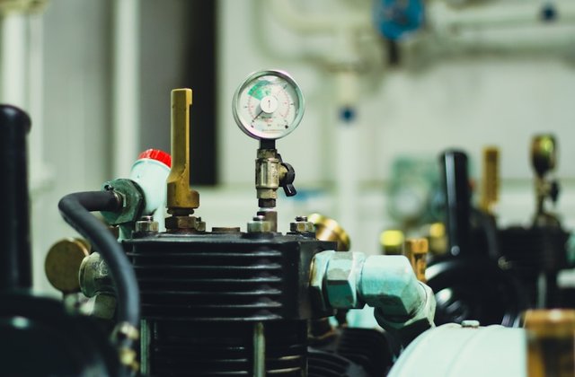 エアコンプレッサー